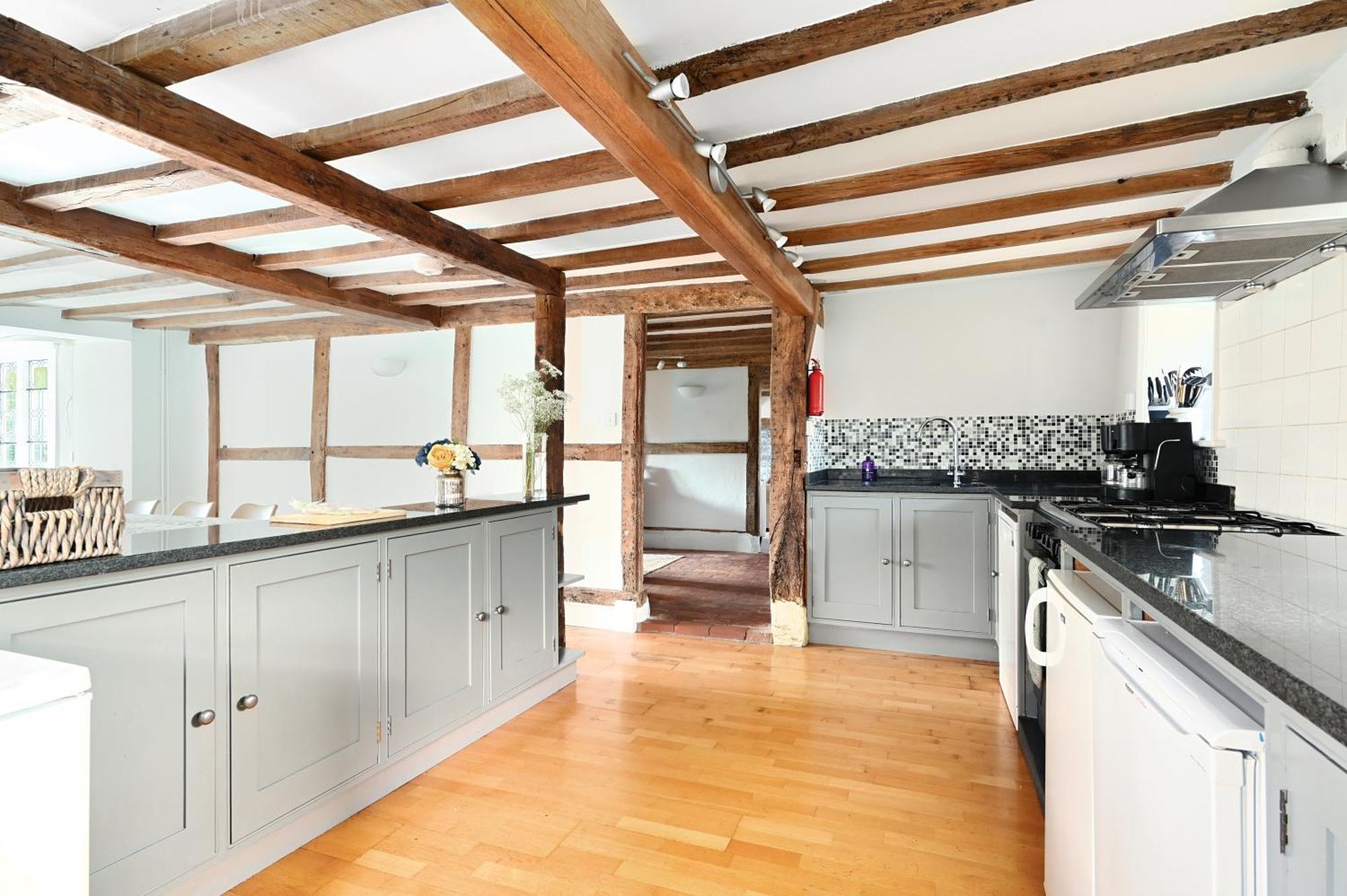 Walnut Tree House Villa Rustington Exterior photo