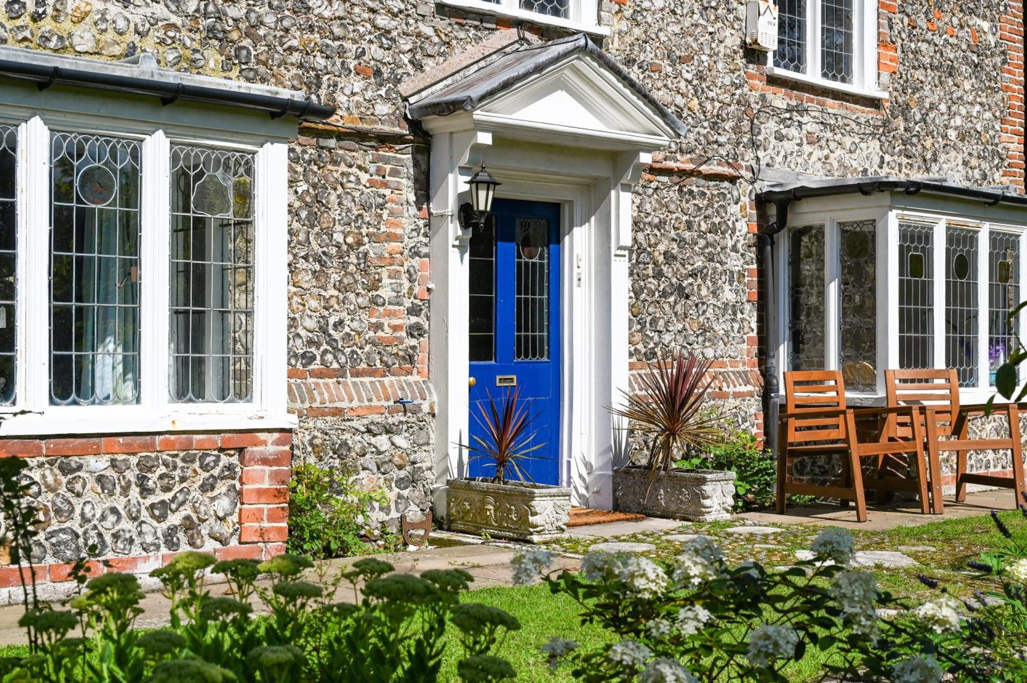 Walnut Tree House Villa Rustington Exterior photo